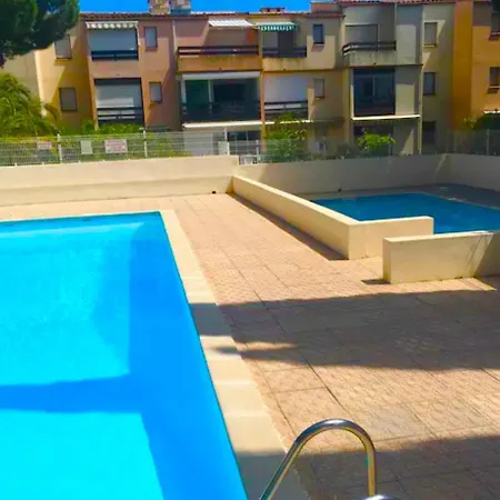 Dans Familiale Avec Piscine Proche *